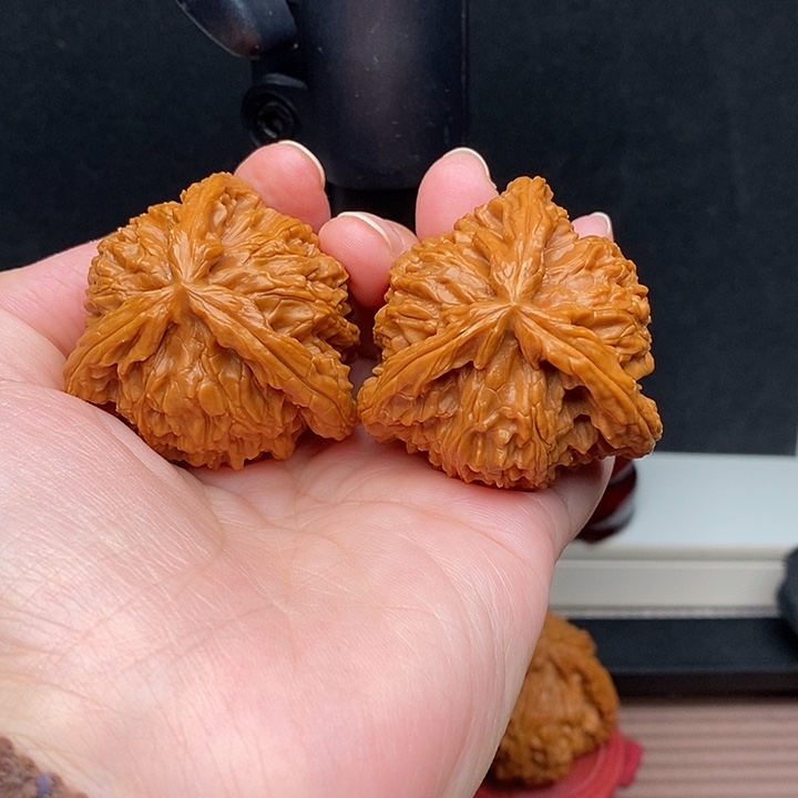 ****醉文玩核桃吊坠白奔
