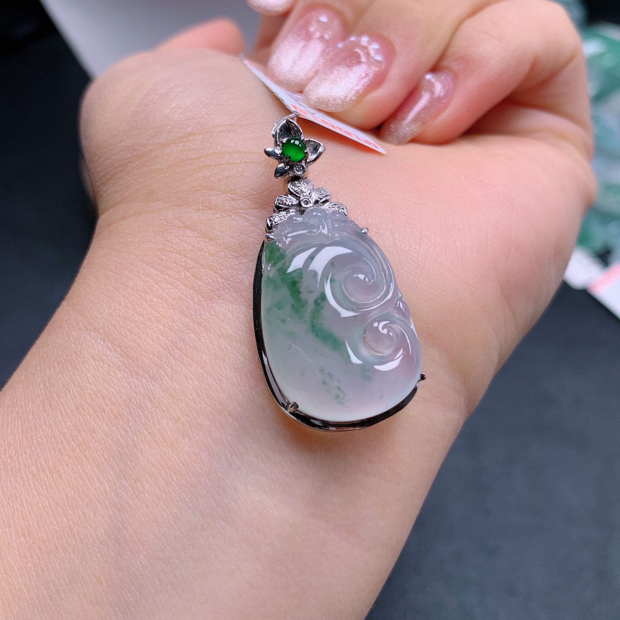 天然缅甸翡翠A货18k冰飘花如意气质精美尺寸36.1+18.3+6