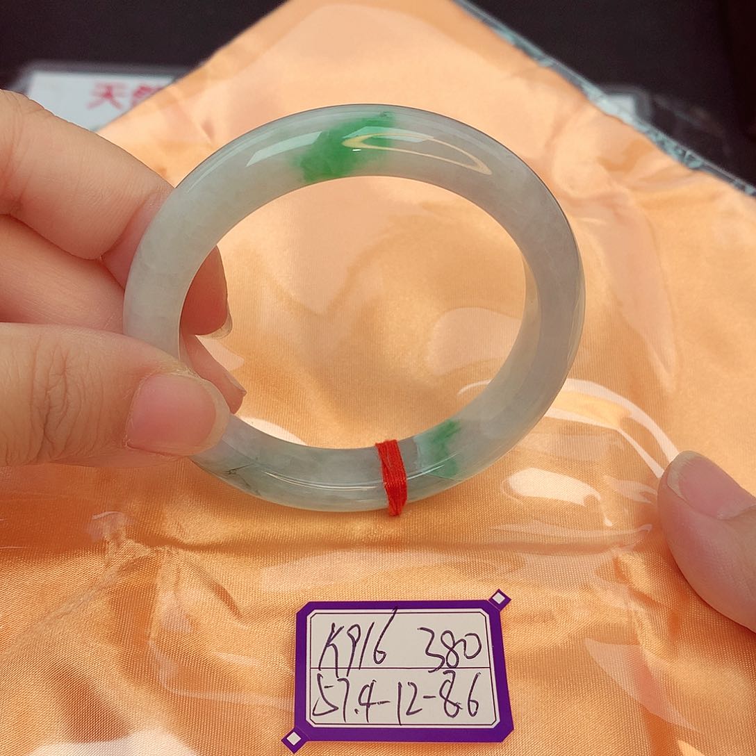 翡翠手镯未镶嵌缅甸翡翠
