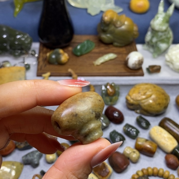 岫岩河磨玉（透闪石质玉）未镶嵌挂件三道1.8