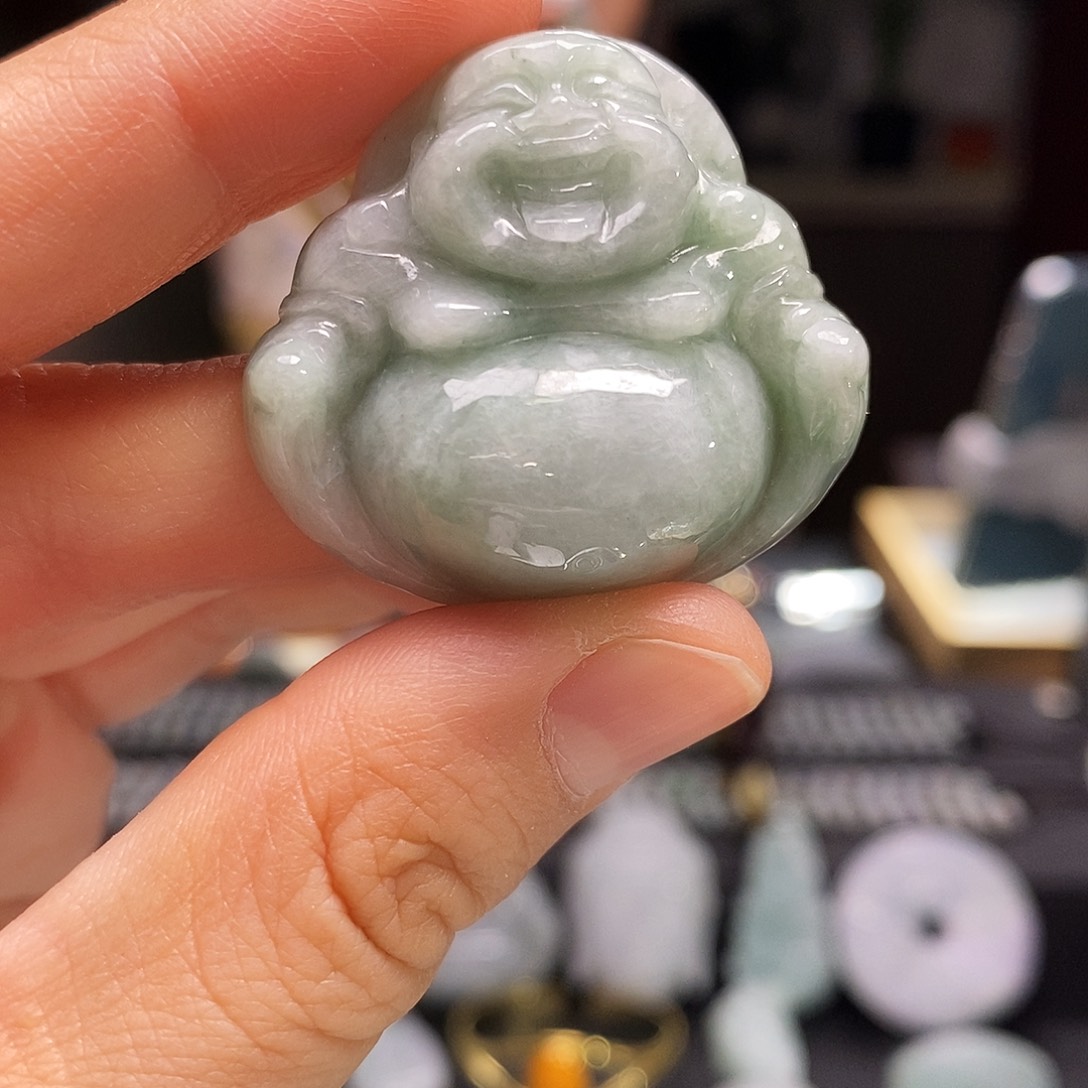 翡翠未镶嵌颈饰佛公