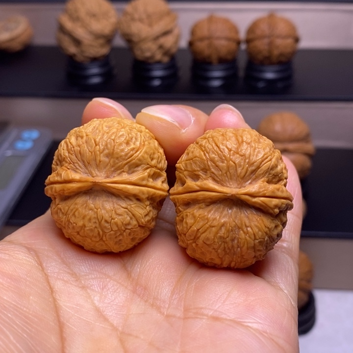 把件文玩核桃冰裂纹绣球51
