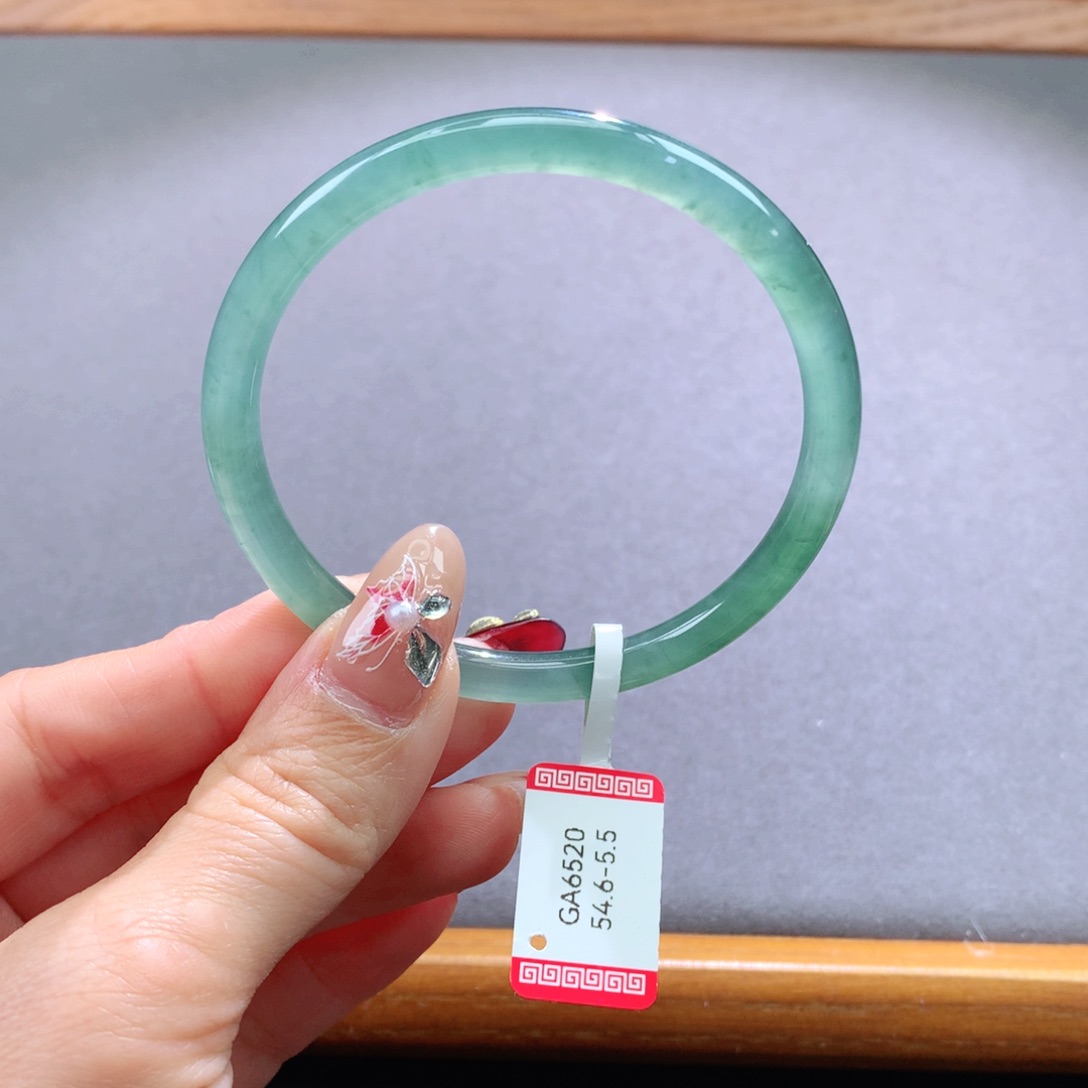 翡翠手镯未镶嵌天然翡翠手镯