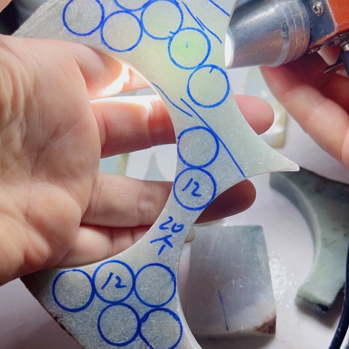 翡翠颈饰未镶嵌翡翠片料