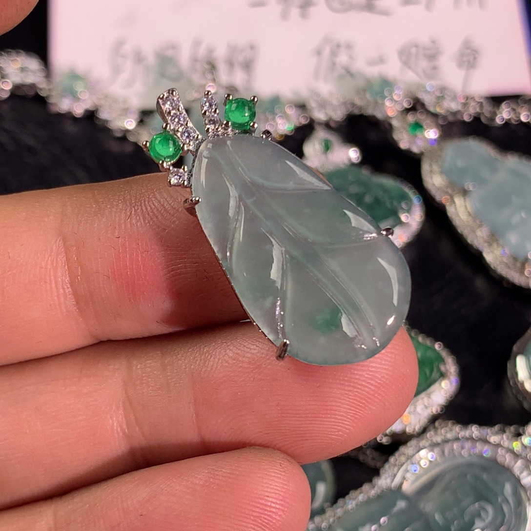 翡翠未镶嵌颈饰大芭蕉叶
