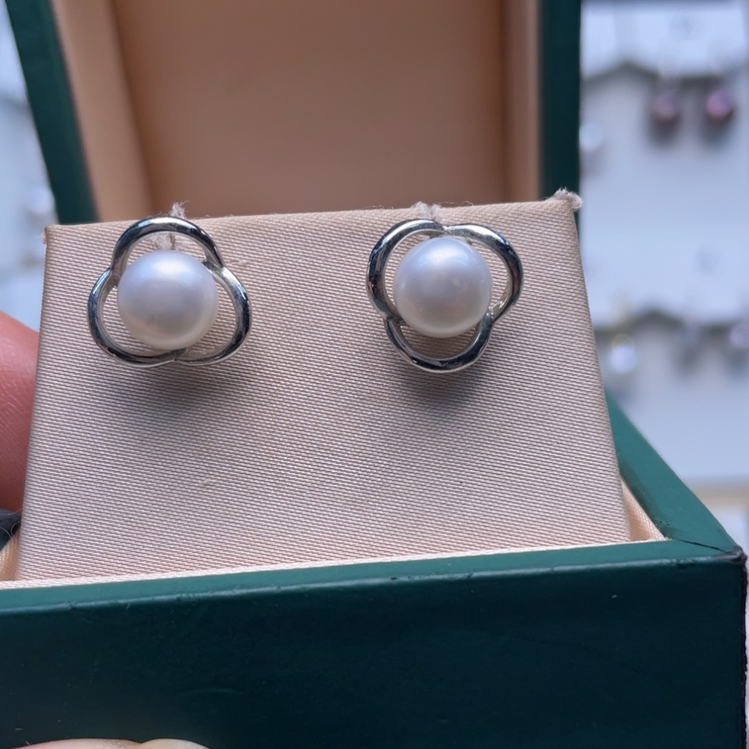 淡水珍珠耳饰未镶嵌