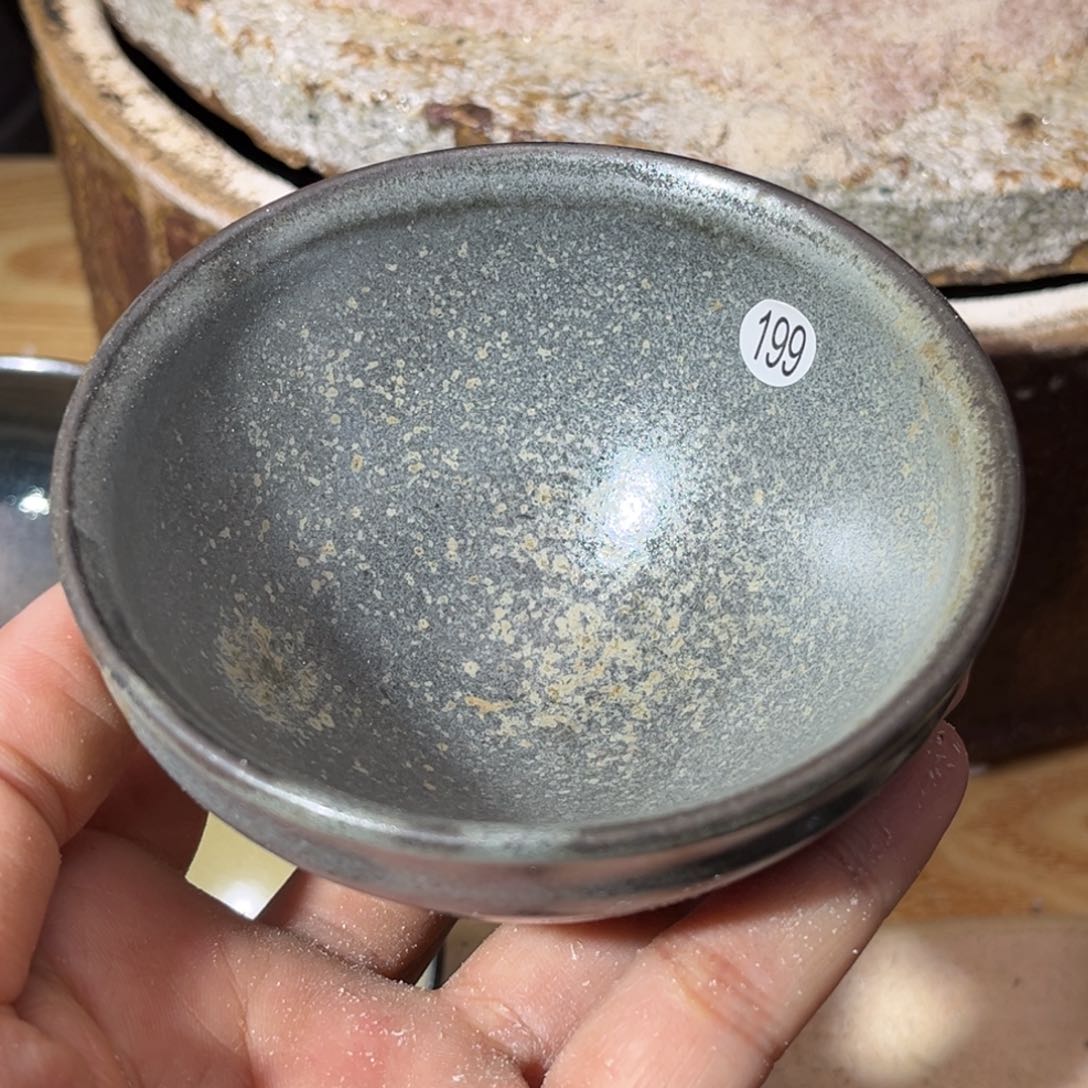 茶盏义兴龙窑坚持真柴烧落灰烧