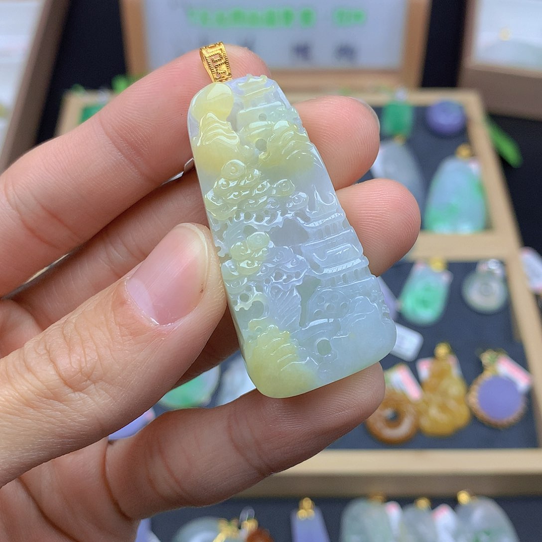 翡翠颈饰18K金镶嵌翡翠