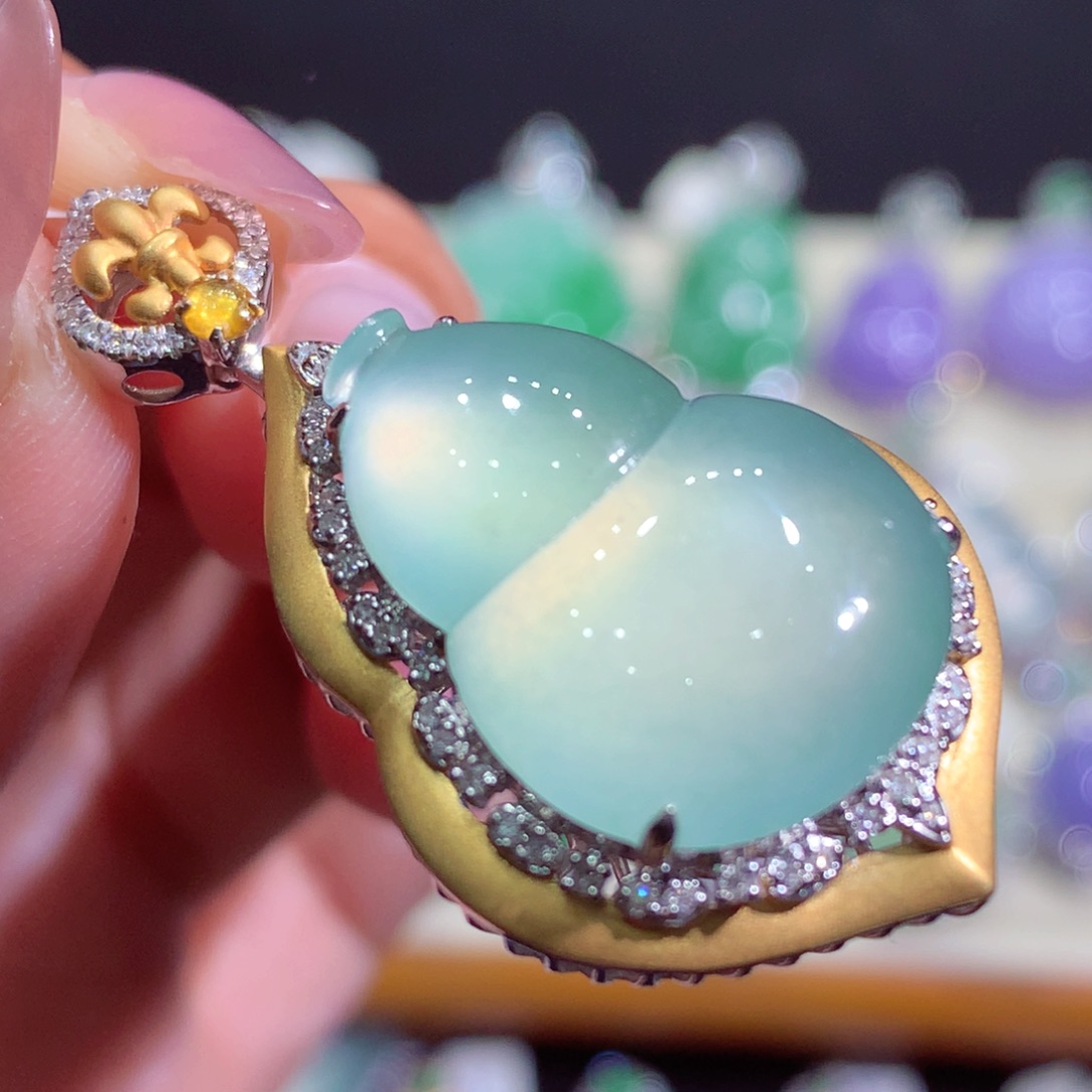 翡翠18K金镶嵌吊坠(不含链)