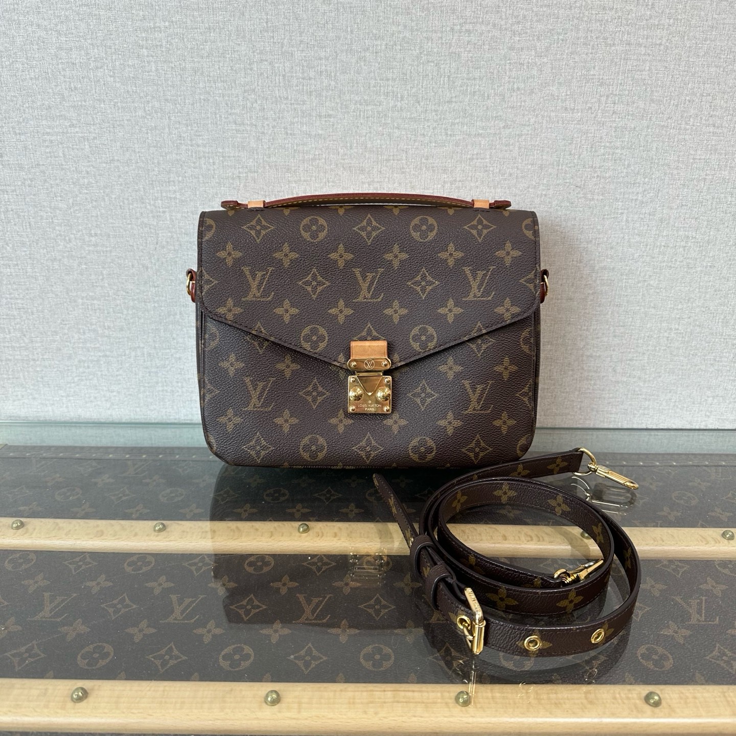 95新 LouisVuitton/路易威登 老花手提单肩斜挎邮差包 10512