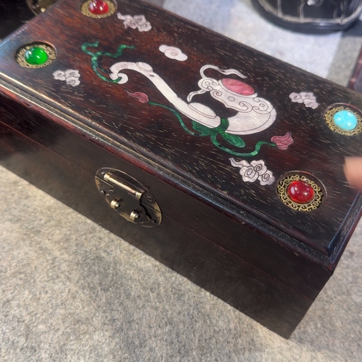 贡木首饰盒呃呃呃呃呃呃呃