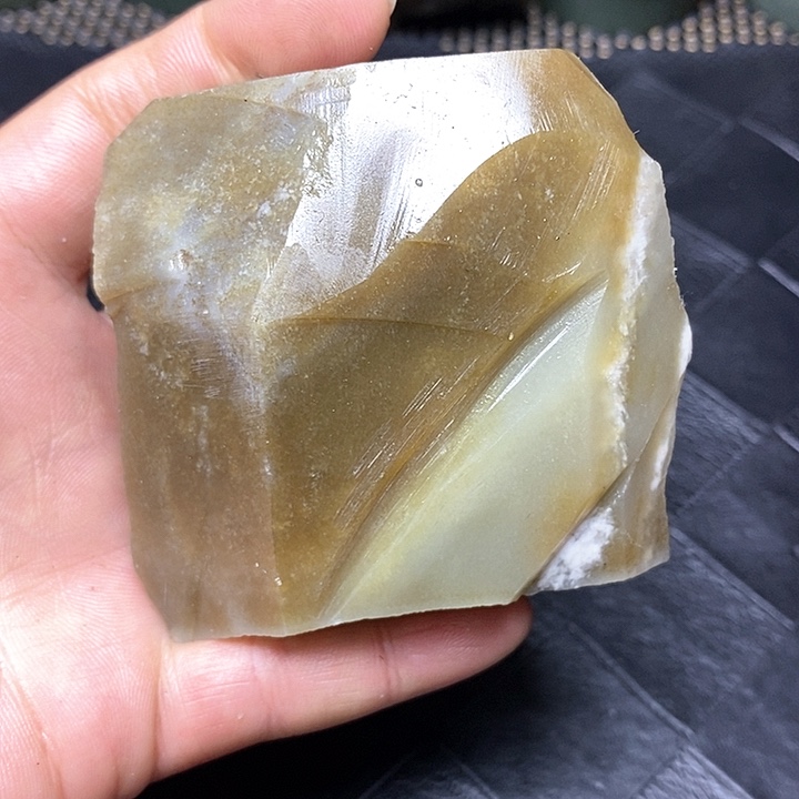 和田玉毛料未镶嵌