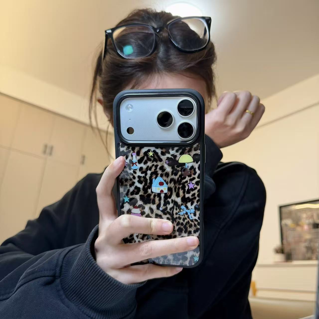 黑边玻璃豹纹房子蛋糕猫咪插画适用iPhone17promax手机壳苹果1615