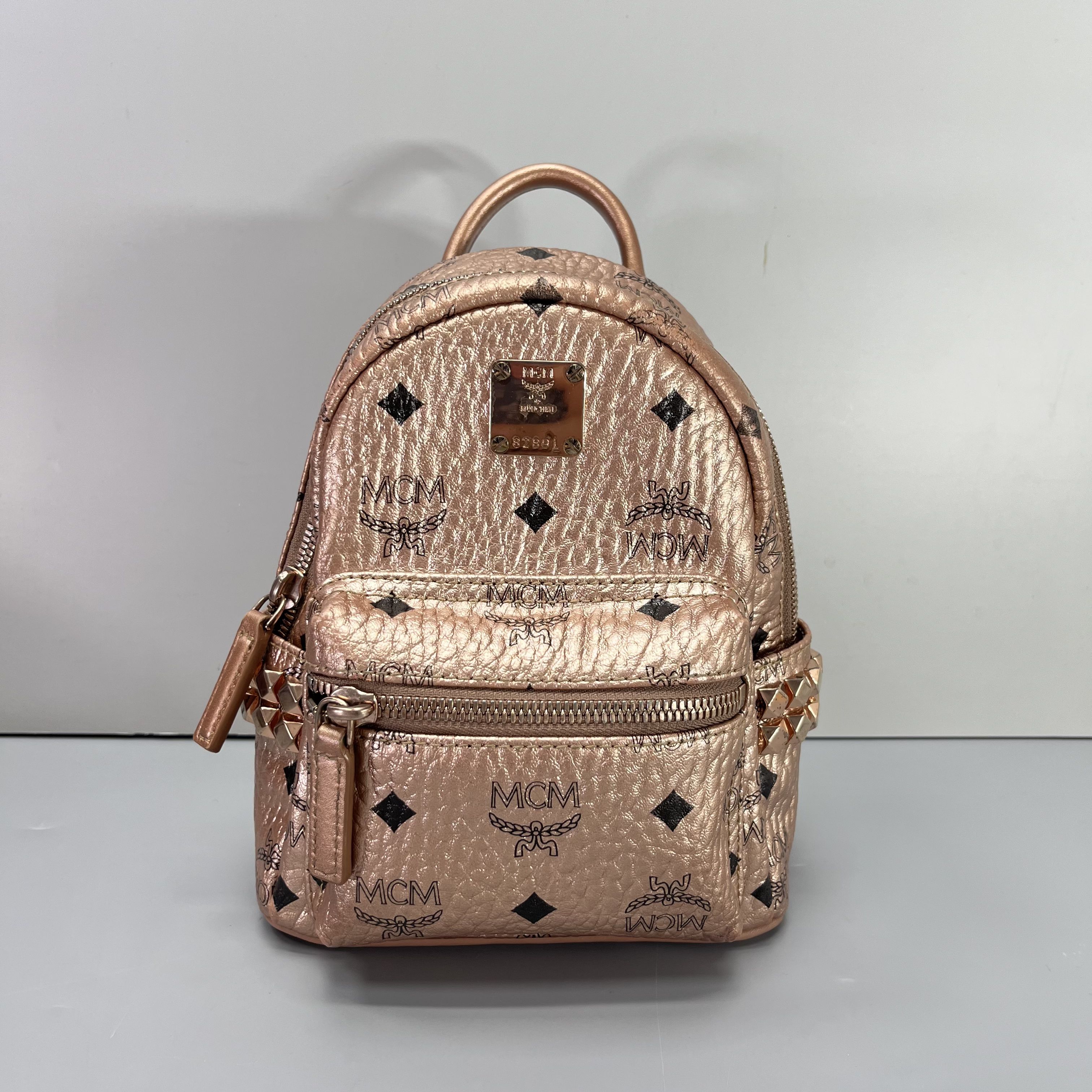 90新 MCM 媚姐/mcm玫瑰金色迷你双肩包16x20x8cmG042304