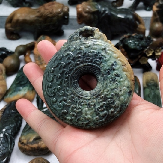 岫岩河磨玉（透闪石质玉）把件未镶嵌