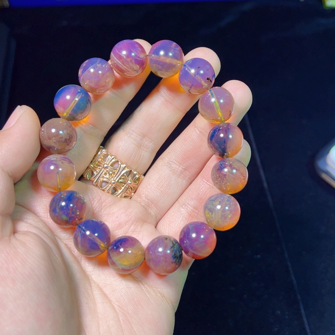 琥珀裸石未镶嵌琥珀