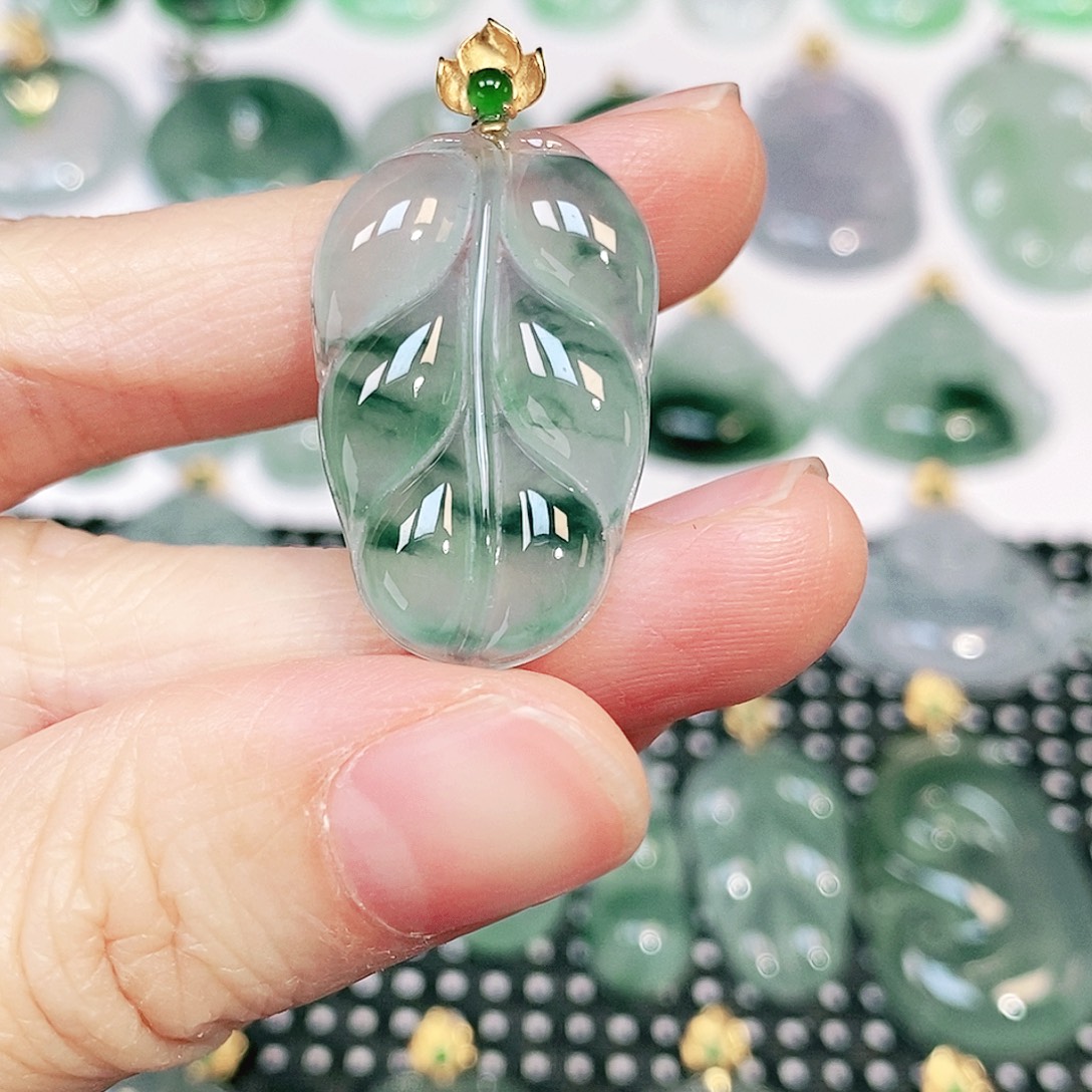 翡翠18K金镶嵌颈饰