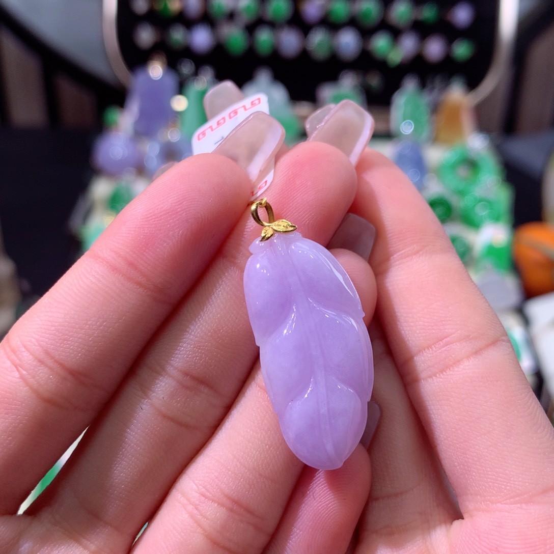 翡翠颈饰18K金镶嵌翡翠