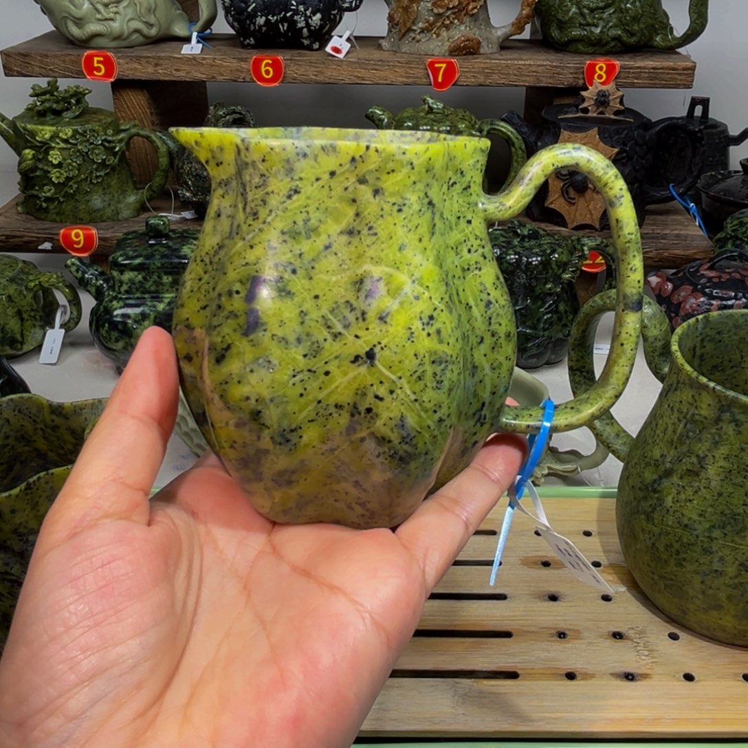 蓉***亿石材藏玉药王石公道杯有瑕