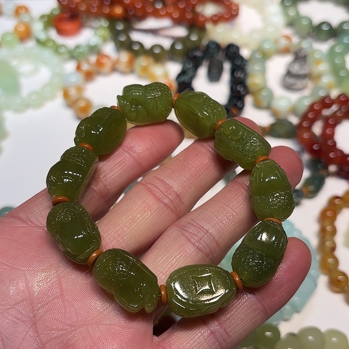 菲***菲蛇纹石玉未镶嵌手串