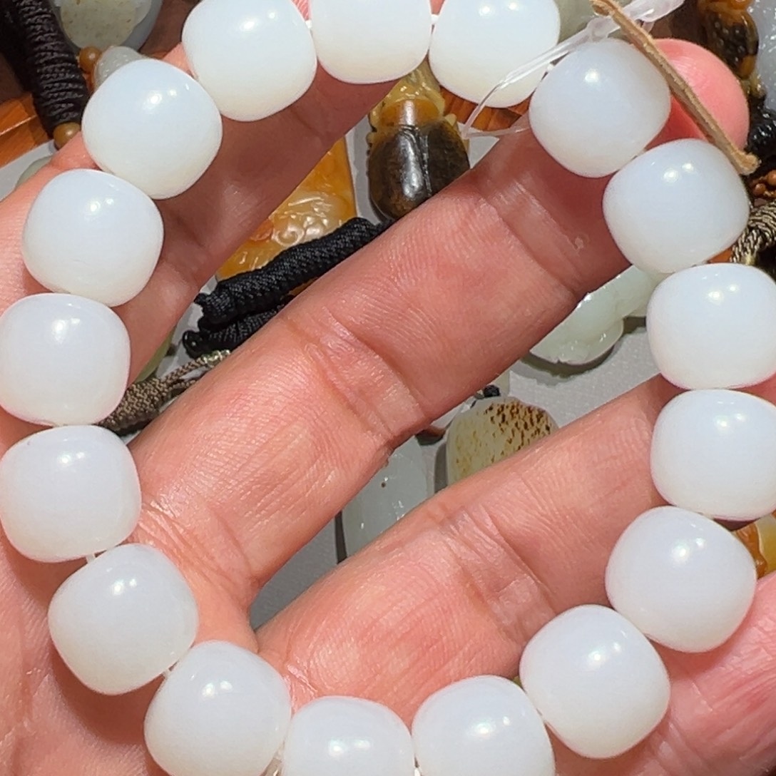 和田玉（糖玉）未镶嵌颈饰