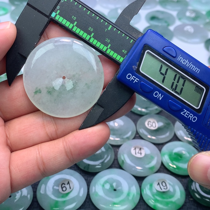 翡翠颈饰未镶嵌缅甸天然A货翡翠