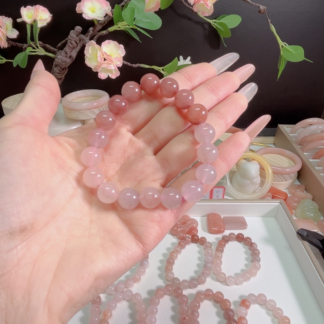 粉****石英质玉未镶嵌手镯