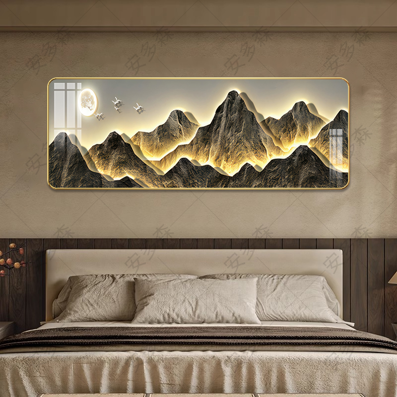 P32【背有靠山】主卧新中式沙发背景墙大气山水风景床头装饰画挂画