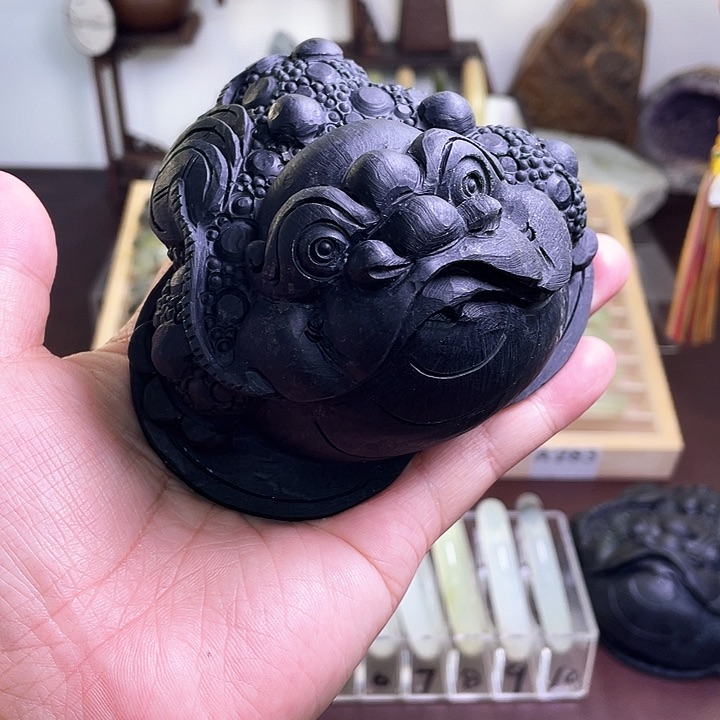 蛇纹石玉车挂未镶嵌好***皮