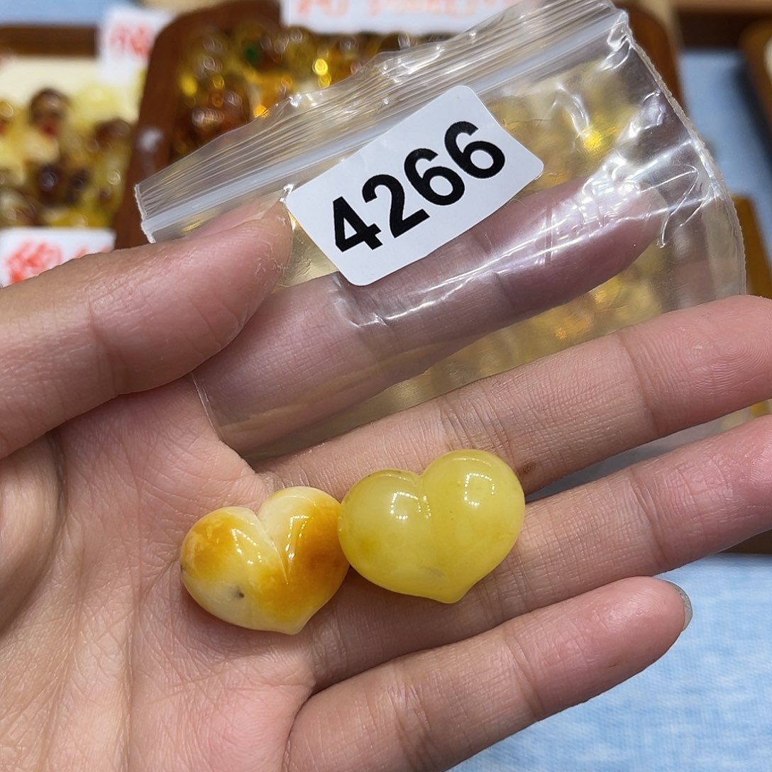 琥珀未镶嵌珠宝奇石蜜蜡
