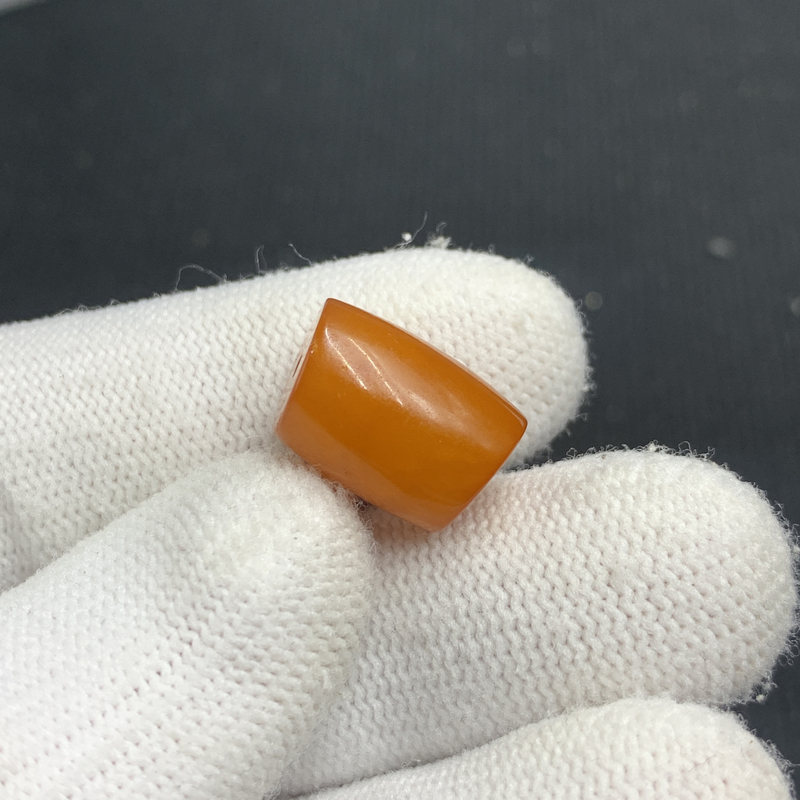 Q1252保真原矿俄料尺寸11.2*16mm蜜蜡单颗马蹄斜切顶珠微瑕放漏