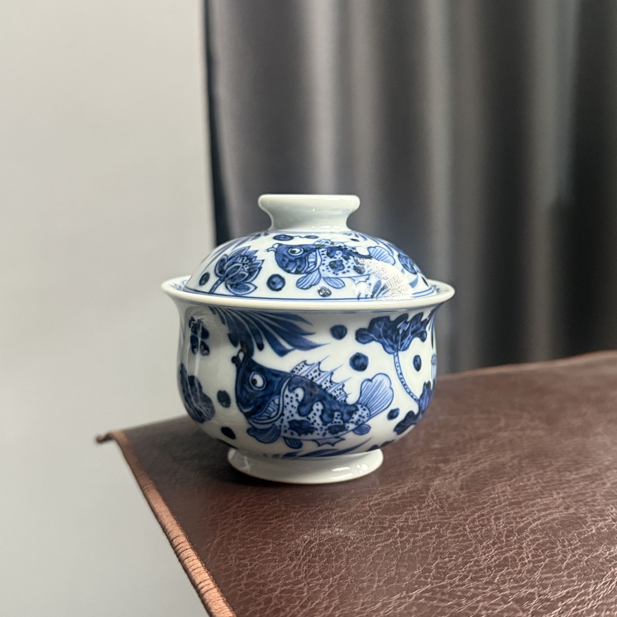 柴窑有瑕疵鱼藻元宝盖碗150cc