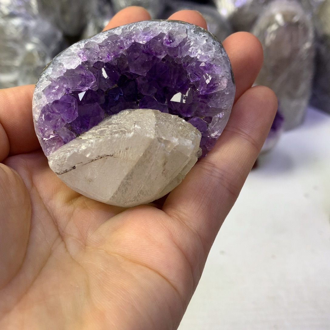 紫晶未镶嵌大型摆件（非配饰）