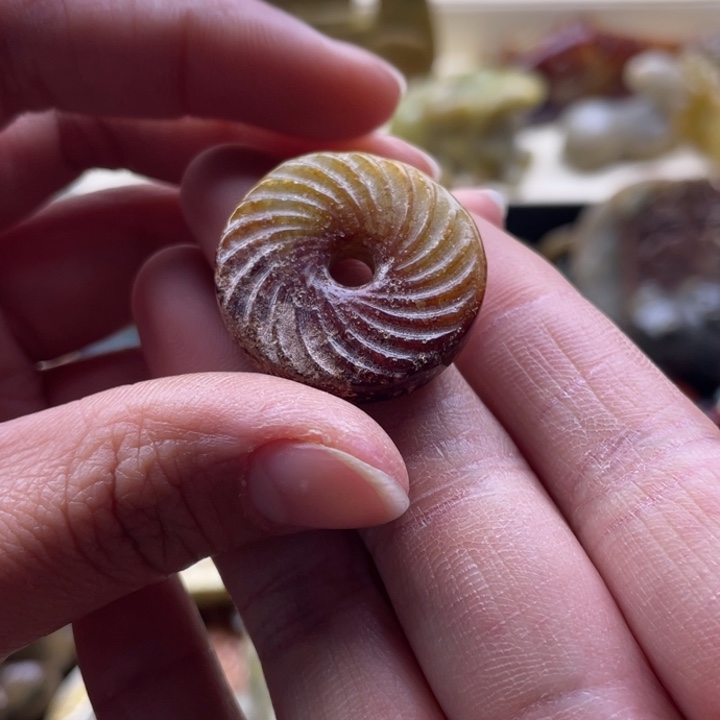 和田玉未镶嵌颈饰强