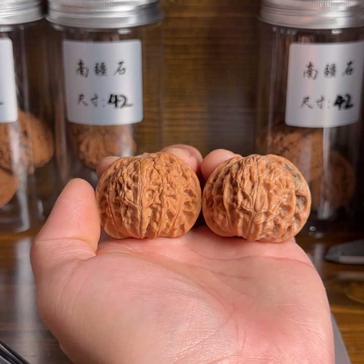 绿***卡文玩核桃把件磨盘全品无修福利