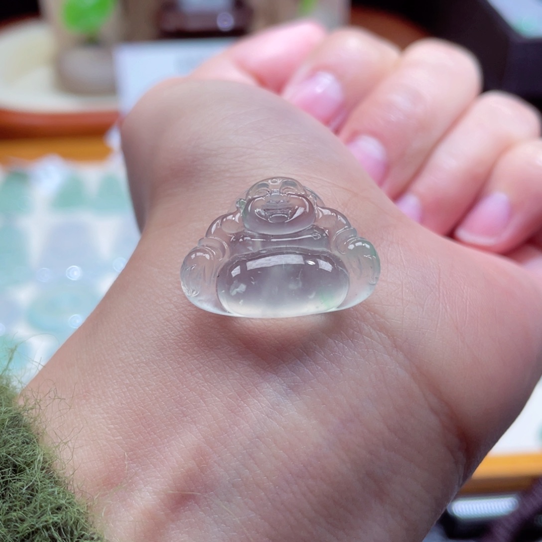 翡翠颈饰未镶嵌佛公