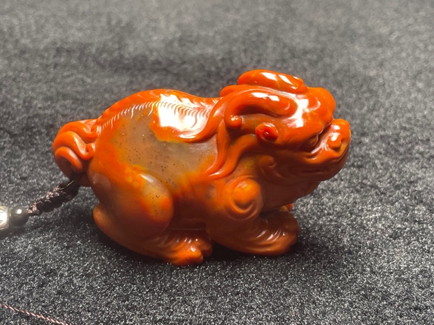 寿山杜林瑞兽手件 72.33.高46mm