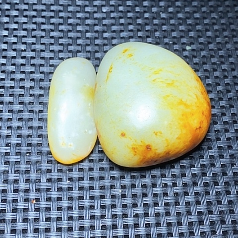 新疆和田原石石头