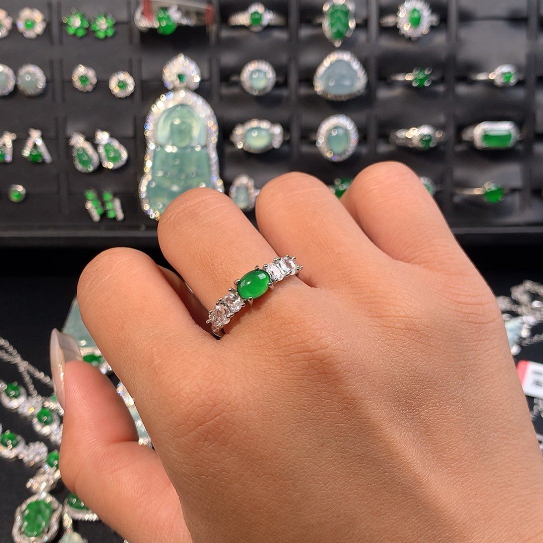 翡翠未镶嵌戒指戒指