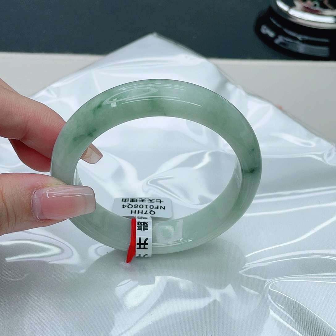 翡翠手镯未镶嵌正57.5