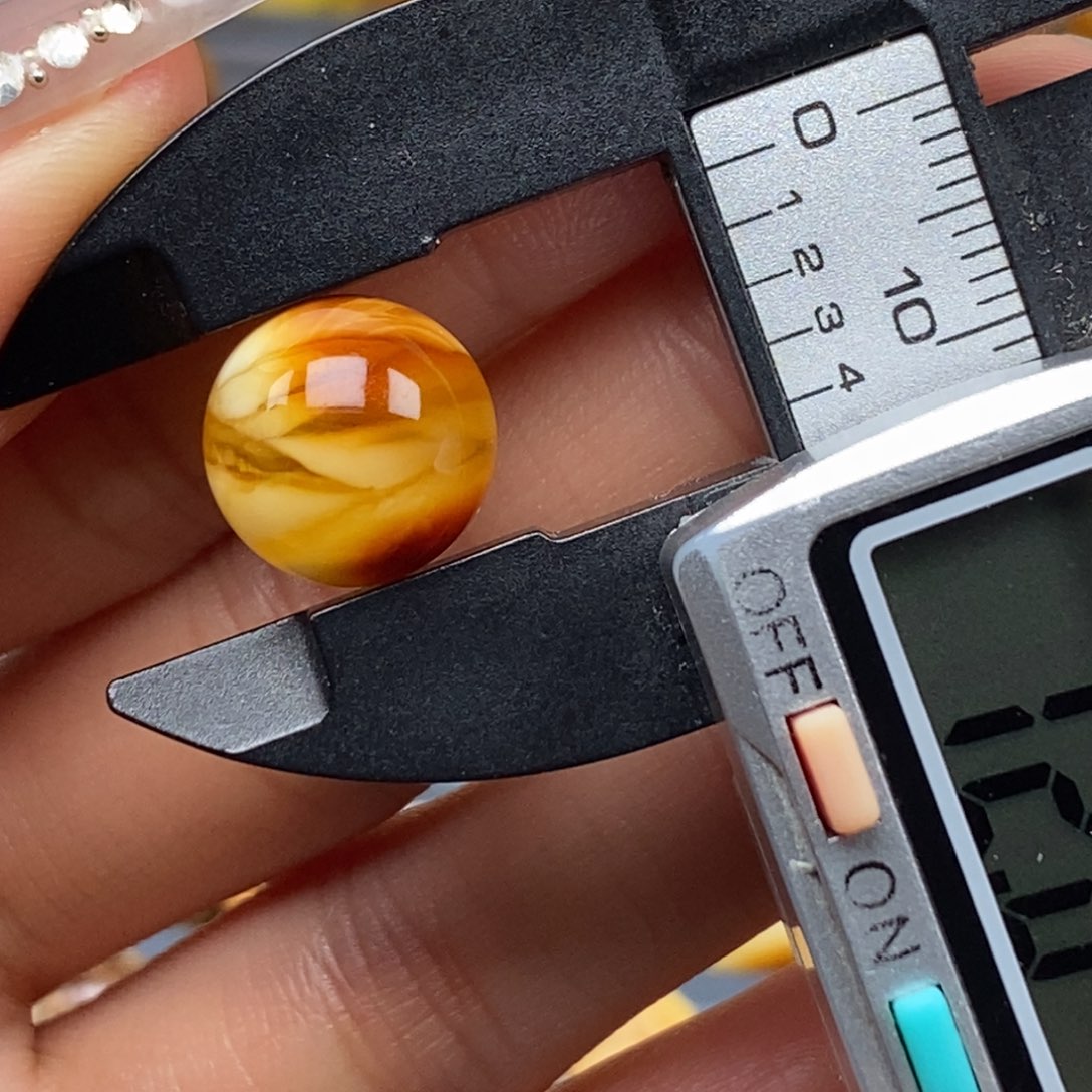 琥珀未镶嵌耳饰圆珠