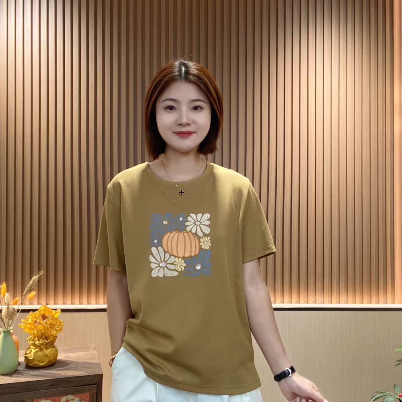 【夏季新款】时尚百搭休闲宽松重工刺绣南瓜小花圆领短袖X26315