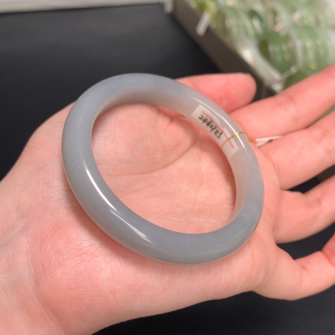 和田玉手镯未镶嵌52