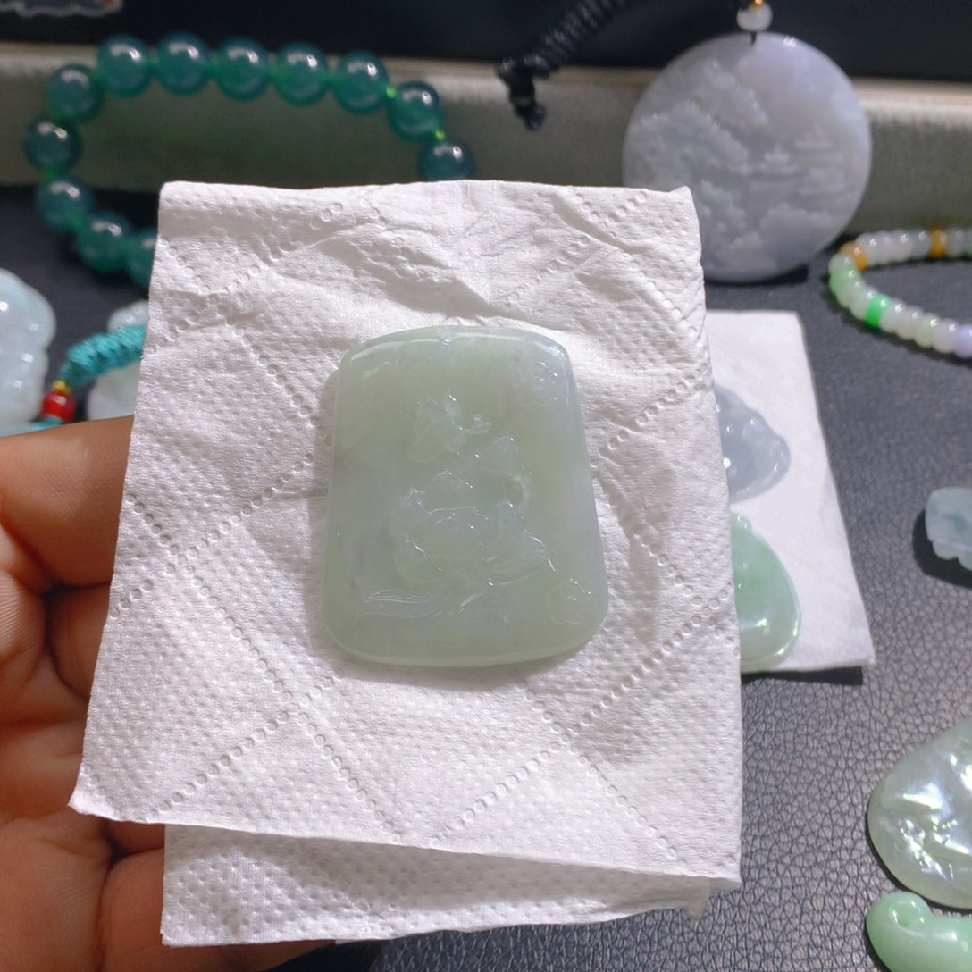 翡翠未镶嵌颈饰翡翠