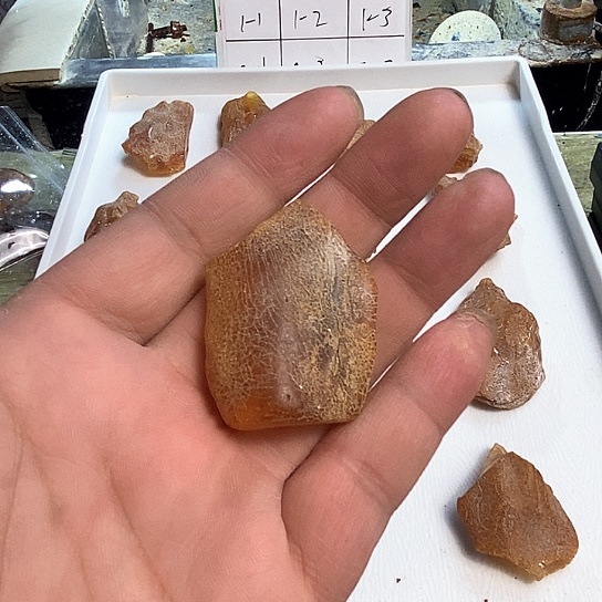 琥珀裸石未镶嵌付*帅琥珀