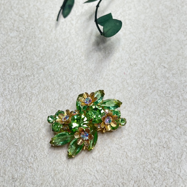 铜合金合成锆石胸针 【六六中古】孤品复古胸针ad4808