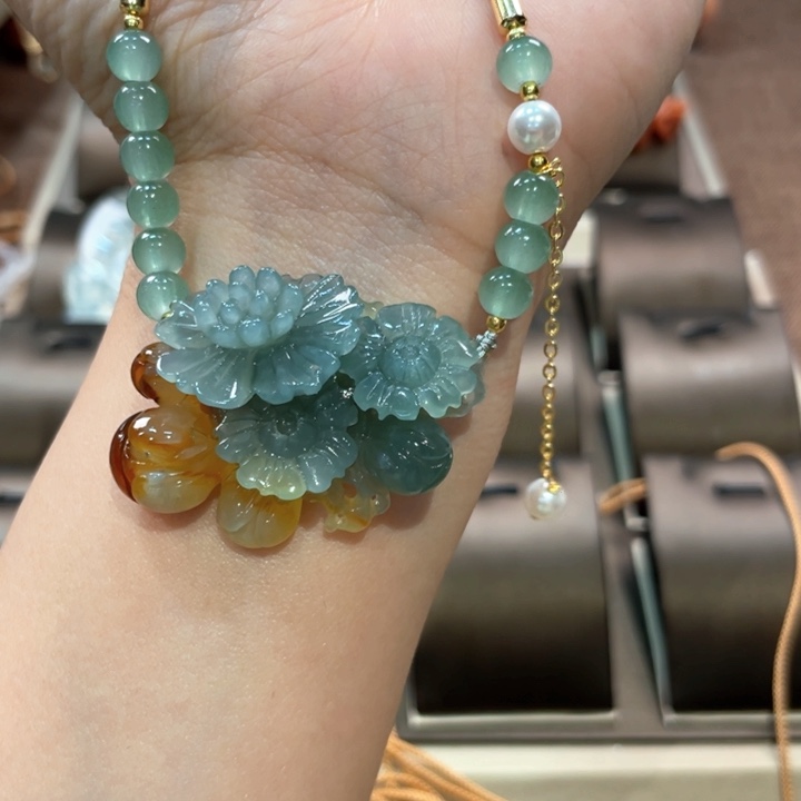 蛇纹石玉未镶嵌吊坠(赠链)