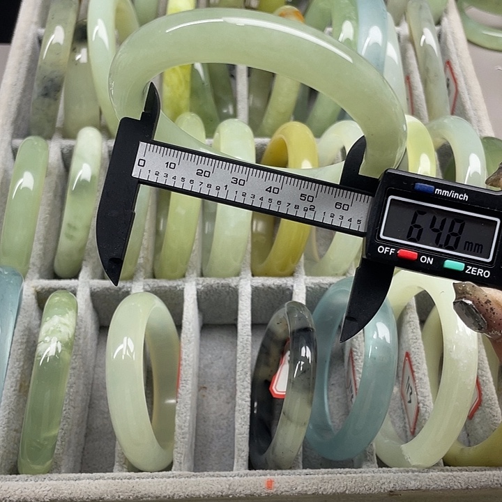 蛇纹石玉未镶嵌手镯116