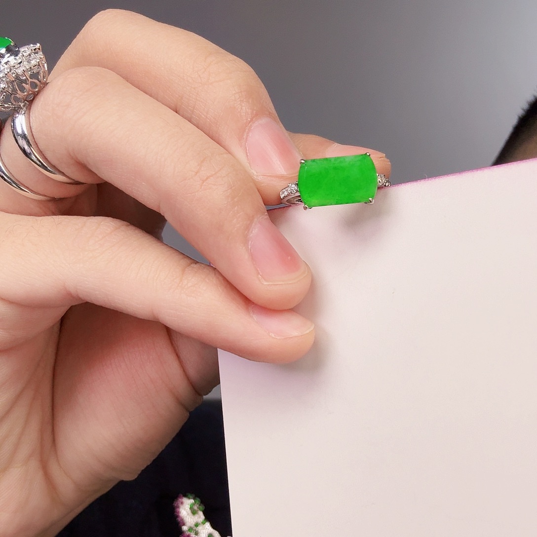 翡翠颈饰18K金镶嵌@*丫一件