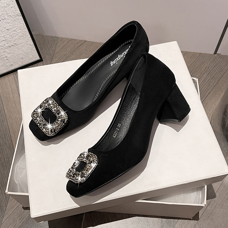 2025新款百搭工作鞋职业女鞋软底粗跟舒适气质复古法式方头单鞋